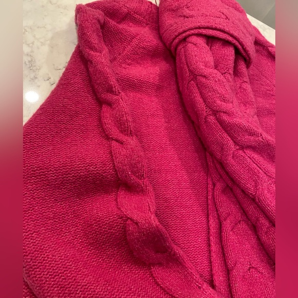 NWT! Sweater + scarf set. Tahari brand. - Picture 7 of 11